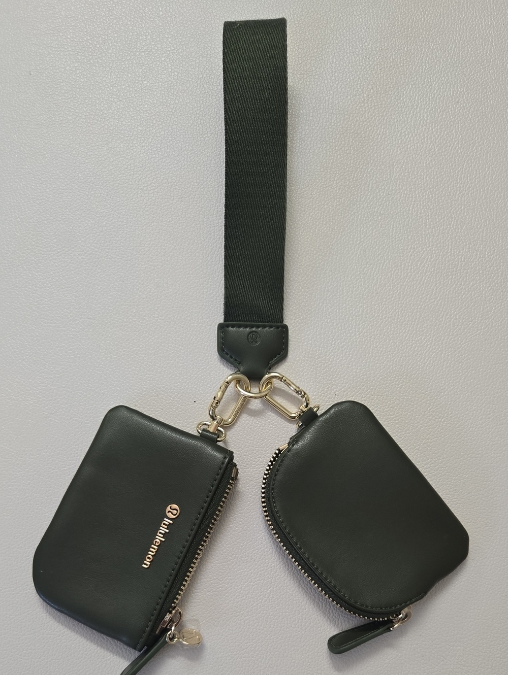 lululemon athletica Men’s Dark Green Double Pouch Wrist Strap